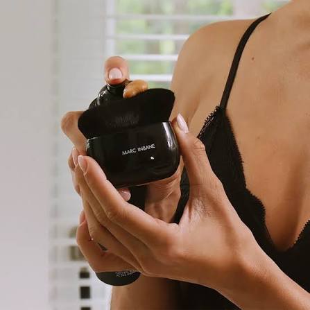 body brush foto model